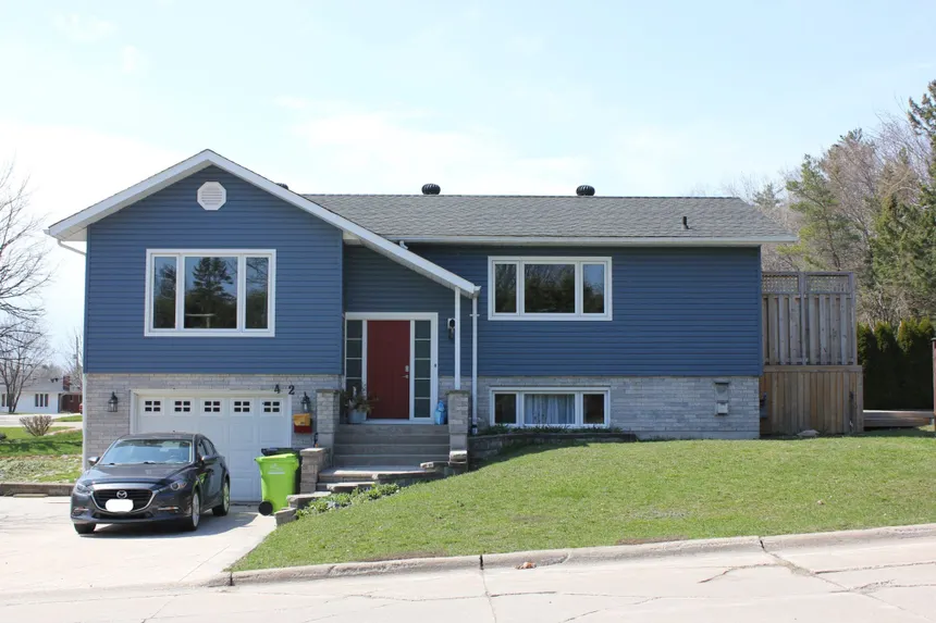 Exterior siding service